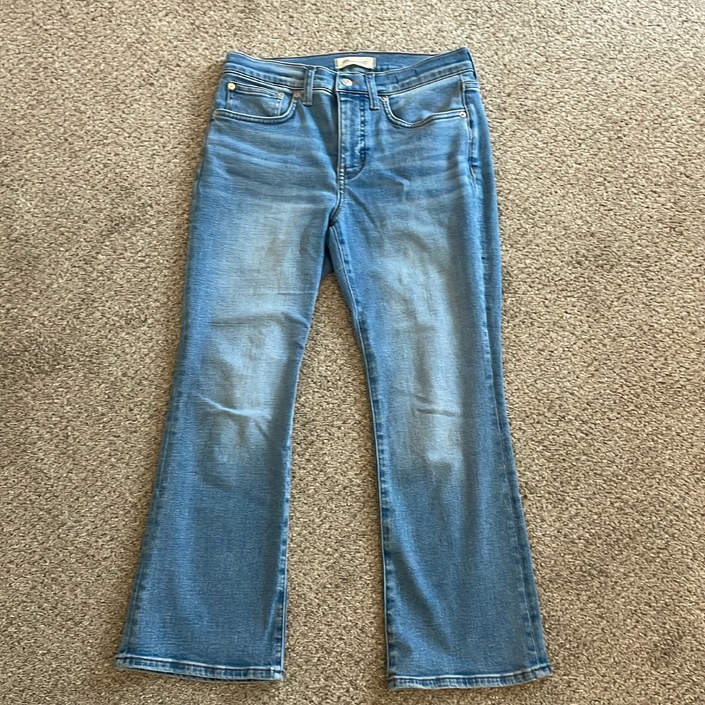 Petite Kick Out Crop Jeans in Mather Wash